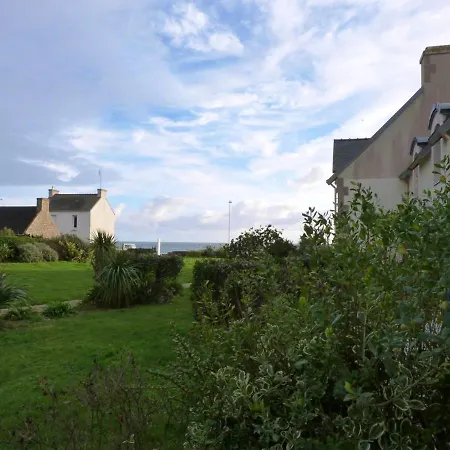 Casa de Férias Charmante Maison A Avec Piscine Partagee Guilvinec