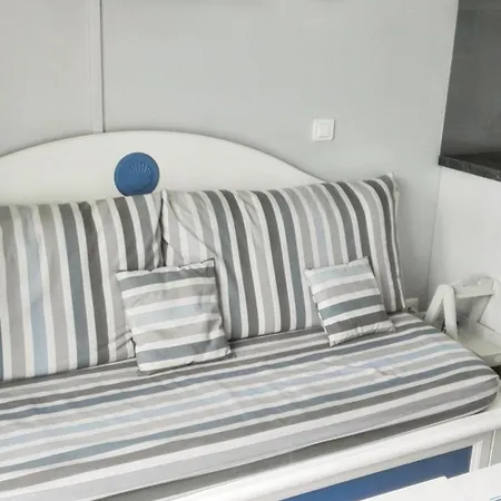 Casa de Férias Charmante Maison A Avec Piscine Partagee Guilvinec
